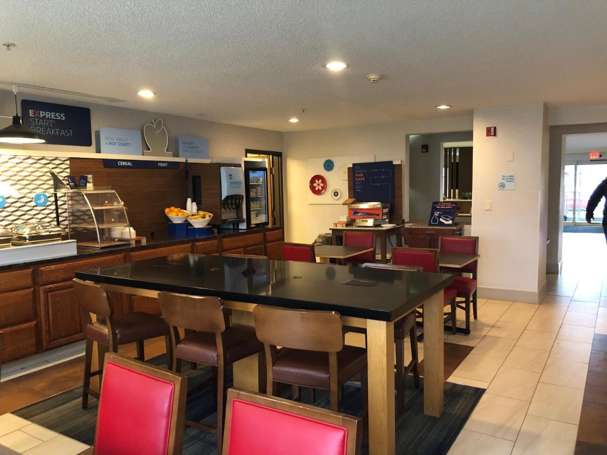 Holiday Inn Express Mt. Vernon By Ihg Mount Vernon Bagian luar foto