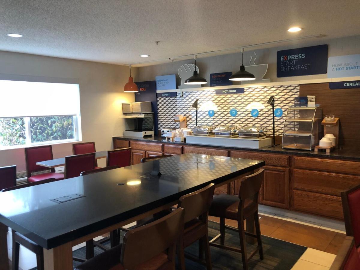 Holiday Inn Express Mt. Vernon By Ihg Mount Vernon Bagian luar foto